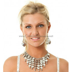 Collier à sequins argentés
