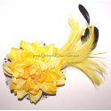 Fleur à cheveux et plumes jaune