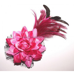 Fleur à cheveux et plumes fuschia