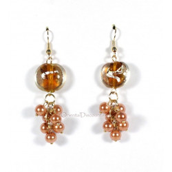 Boucles d'oreilles fantaisie grappe de perles marron clair