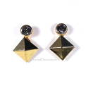 Boucles d'oreilles pendantes à clous carré strass or