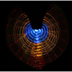 Ailes d'isis de danse orientale lumineuses bleu jaune rouge