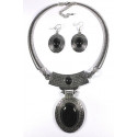Collier antique plastron bohème oval