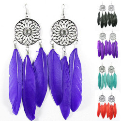 Longues boucles d'oreilles à plumes