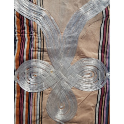 Robe orientale fille rayée beige et marron avec broderie sfifa blanche