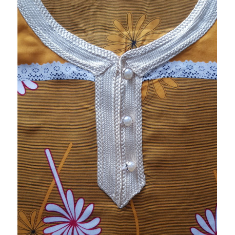 Djellaba femme imprimé printanier boutons nacrés
