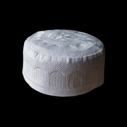 Chapeau de prière musulman homme blanc