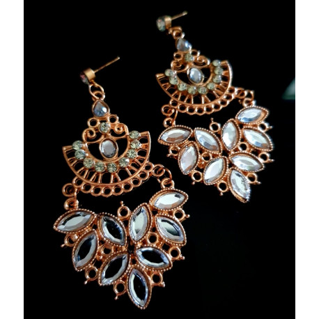 Boucles D'oreilles Orientales En Pierre Et Strass Vert - Métal Doré Sans Nickel - Neuves étiquetées