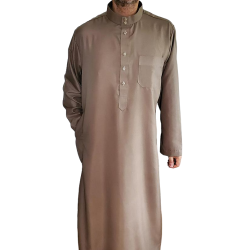 Qamis saoudien col haut ton marron