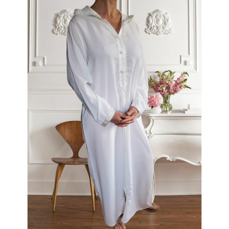 Robe marocain'style à capuche blanche