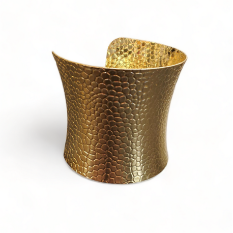 Bracelet de poignet doré style martelé
