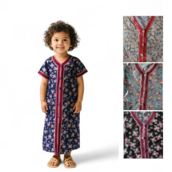 Djellaba fille bleu marine fleurie manches courtes avec finitions rouges