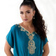 Djellaba femme brodée main de Fatma –zoom sur le buste