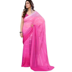 Sari indien dégradé rose porté par mannequin, tissu fluide et lumineux 