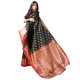 Détail du sari indien noir et rouge, décor doré sur tissu satiné
