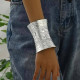 Bracelet large argenté motif ancien – inspiration orientale, ajustable au poignet - 4