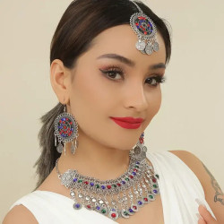 Parure indienne 4 pièces argent vieilli et pierres colorées