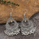 Boucles d’oreilles indiennes argentées à breloques pendantes