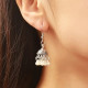 Boucles d’oreilles indiennes argentées à perles blanches pendantes