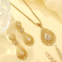 ensemble Meskia plaqué or collier et boucles d’oreilles orientales ajourées à strass