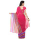femme portant un sari indien fuchsia en viscose légère vue de dos