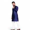Kurta tenue indien bleu nuit satiné pour homme – coupe longue élégante