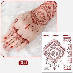 Tatouage temporaire henné motif lotus spirituel appliqué sur la main