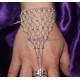 Chaine de main losanges argentés strass