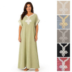 Djellaba femme en tissu gaufré disponible en 5 coloris avec col traditionnel.