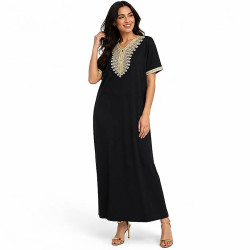 Djellaba femme noire brodée avec finitions dorées, disponible du S au 3XL.