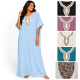 Djellaba femme strass bleu ciel fluide avec encolure ornée de strass multicolores.