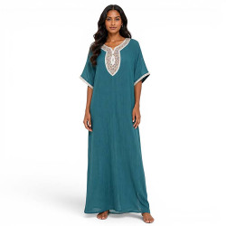 Djellaba femme col strass vert longue avec encolure brodée de strass.