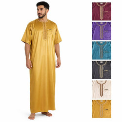 Qamis homme soyeux doré à manches courtes avec col rond brodé et coloris disponibles