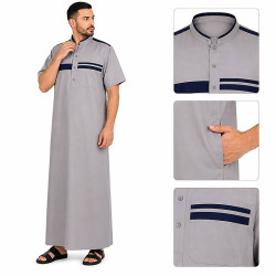 Qamis homme gris à col montant et manches courtes avec détails bleu marine