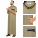 Qamis homme kaki à col montant et manches courtes avec détails bleu marine