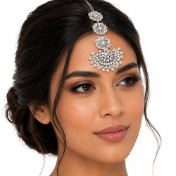 Ornement de front hindou argenté et perles – Bijou de tête traditionnel 