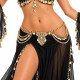 Ceinture de danse orientale en métal doré avec médaillon Inca portée sur costume noir