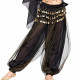 Sarouel de danse orientale noir et doré à paillettes, porté par une danseuse, avec ceinture à pièces métalliques dorées et tissu fluide transparent.