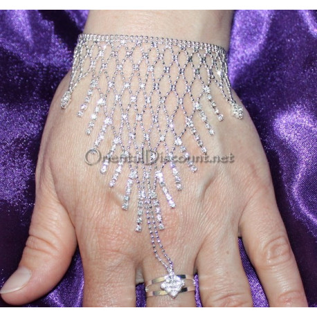 Bijou de main argenté et strass