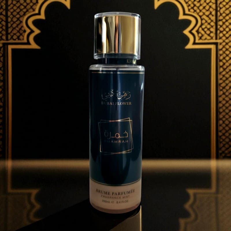 Brume parfumée Khamrah sur fond oriental